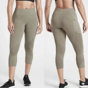 Athleta Mesh Contender Capri Laurel Olive Size Small EUC!